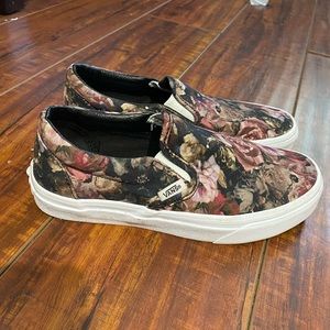 Vans slide on sneakers